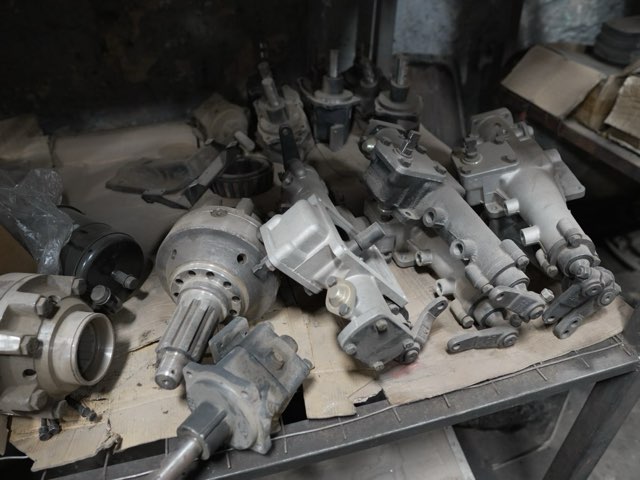 Steering Box — Shacman